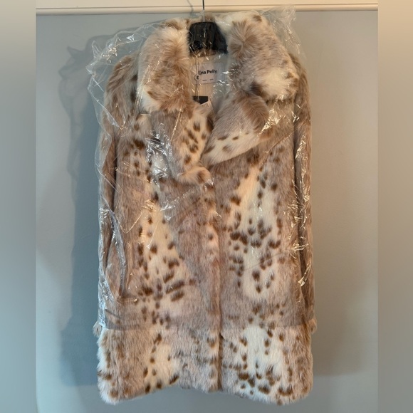 NWT - Ena Pelly Faux Fur Jacket (Size M) - Picture 7 of 11